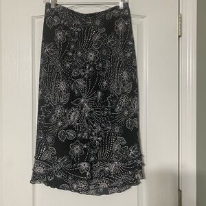Southern Lady Floral Black and White Skirt Size 2X